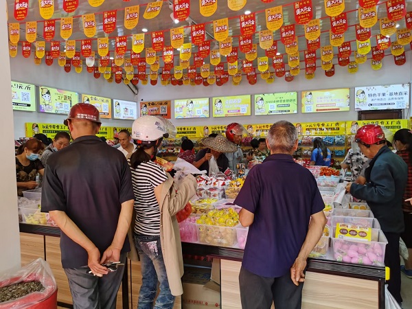 針對不同的男女客戶，零食加盟店需區(qū)別對待