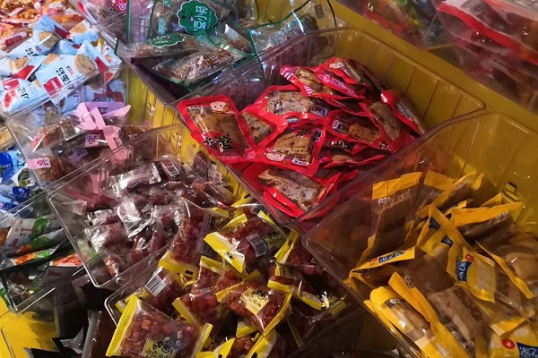 揭陽(yáng)鄉(xiāng)鎮(zhèn)上適不適合開零食店?